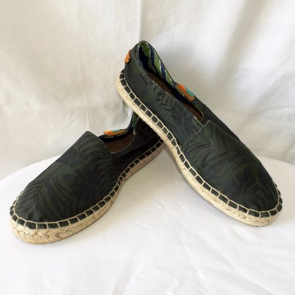 Ubuntu Canvas Slip Ons, Handmade Size 8.5, Excellent Condition! - Picture 3 of 10